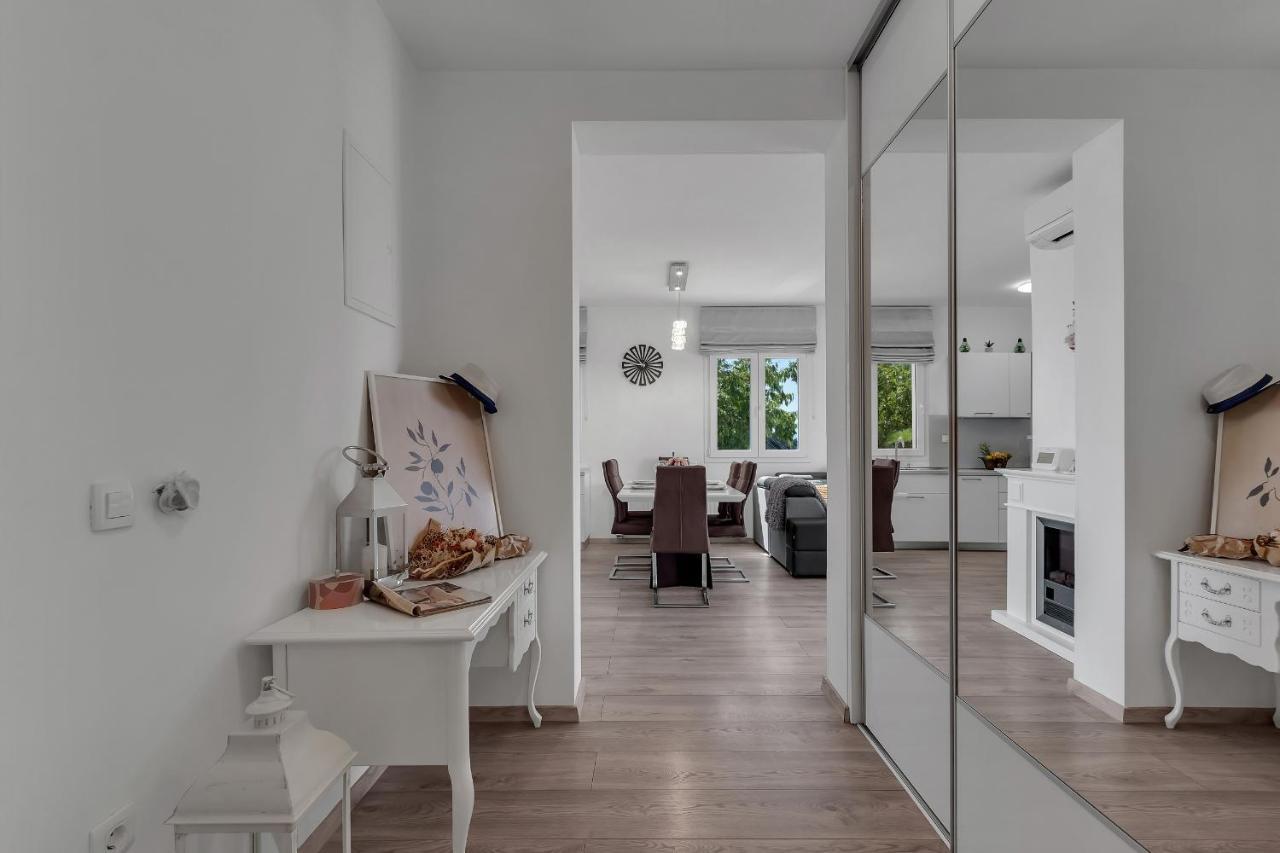 Apartment Apricus Makarska Esterno foto