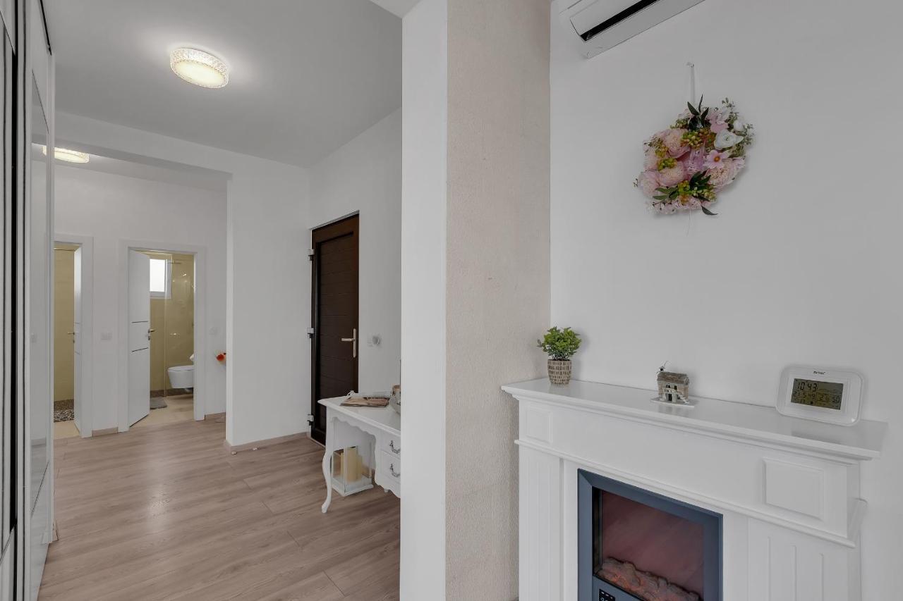 Apartment Apricus Makarska Esterno foto